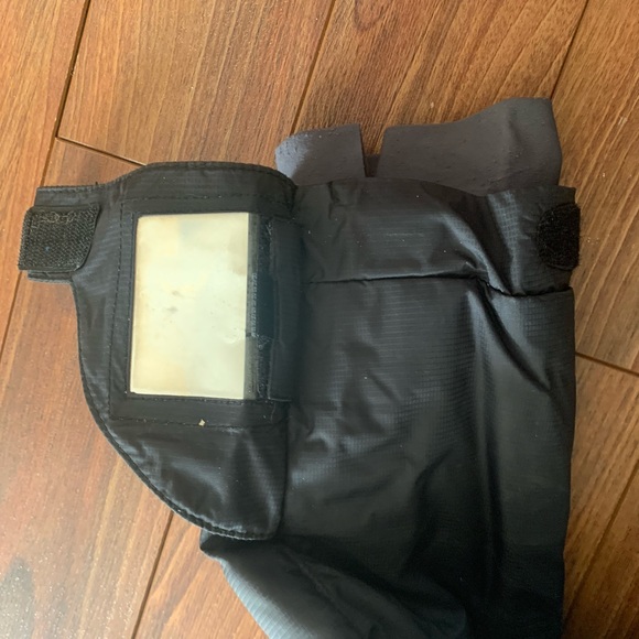 686 Snowboard/Ski Jacket - Picture 4 of 5